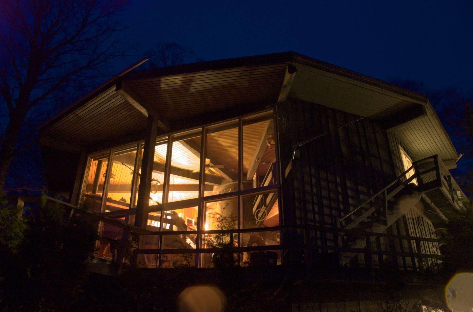 Stouffermill Bed & Breakfast Algonquin Highlands Екстер'єр фото